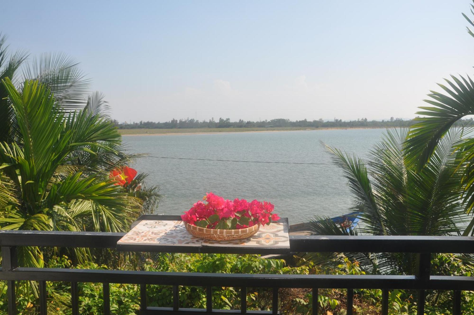 ออทัมน์ เบย์ รีทรีต ฮอยอัน Hotel ภายนอก รูปภาพ