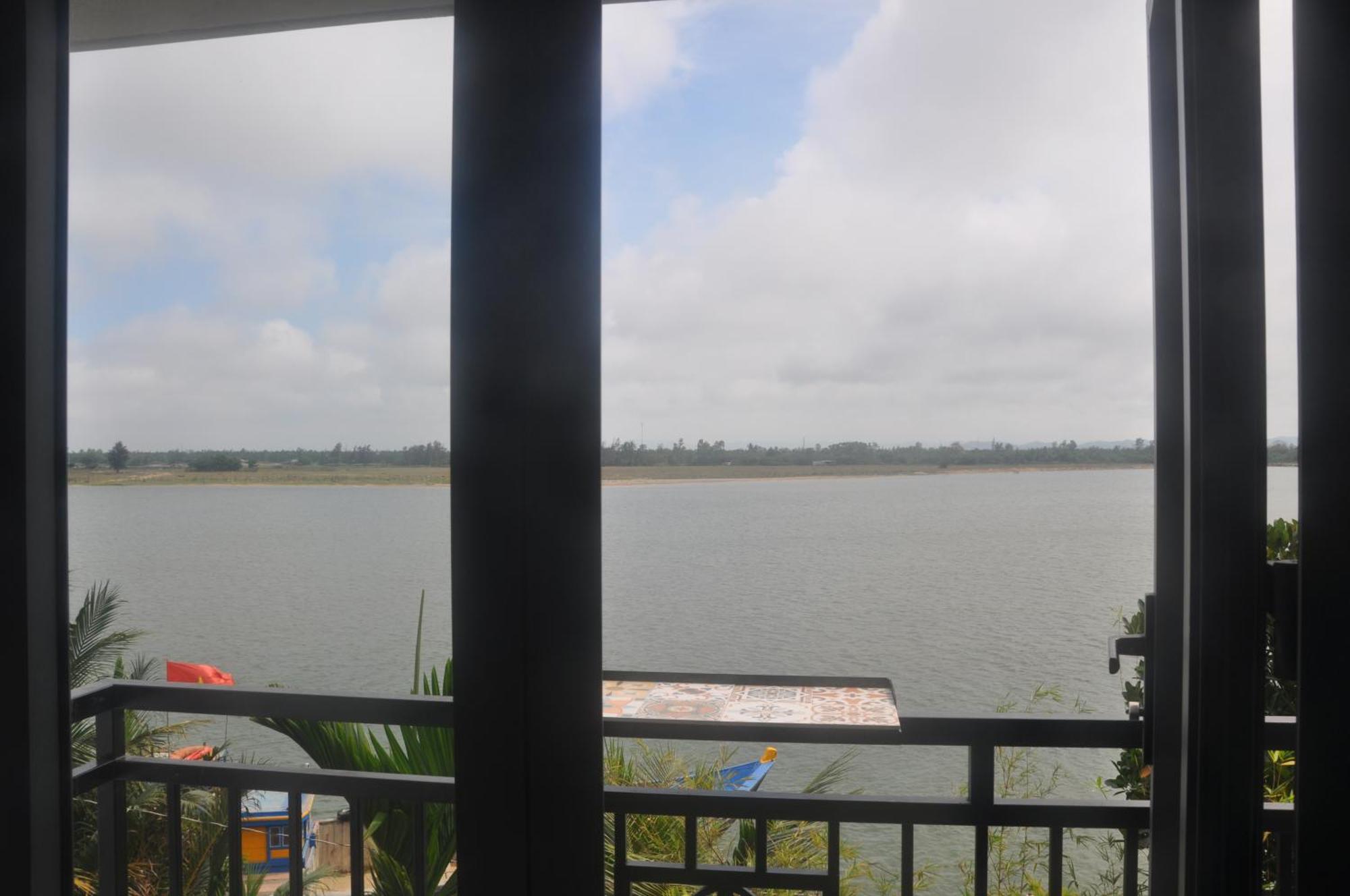 ออทัมน์ เบย์ รีทรีต ฮอยอัน Hotel ภายนอก รูปภาพ